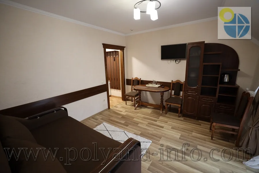 Сонячне Закарпаття(Поляна).Готель Вікторія