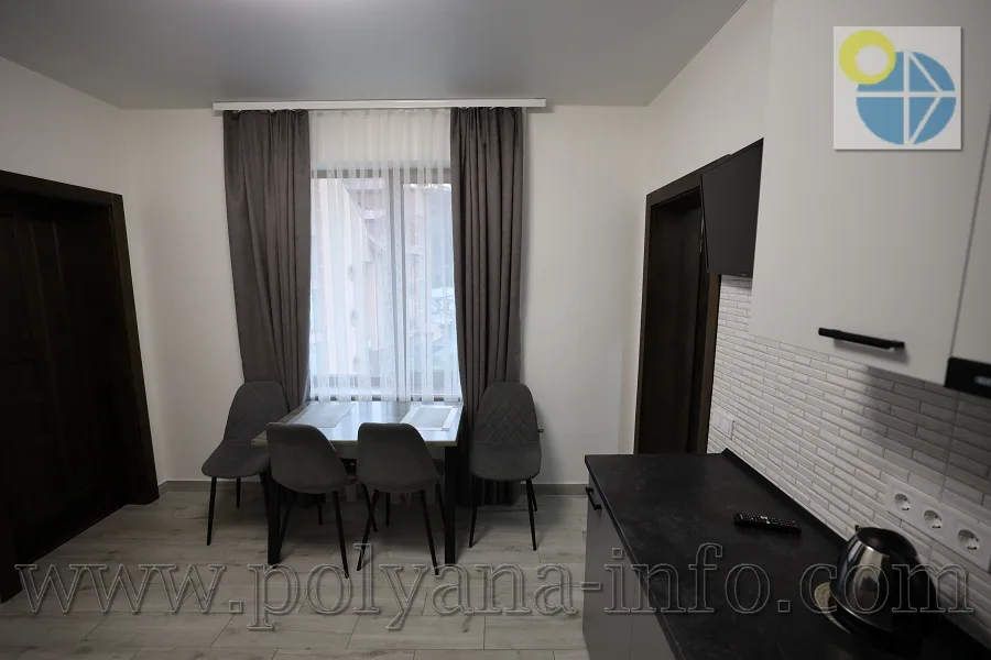 Сонячне Закарпаття(Поляна).Готель Вікторія