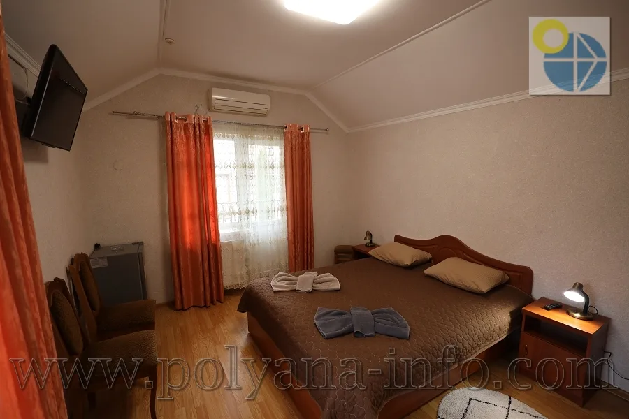 Сонячне Закарпаття(Поляна).Готель Вікторія